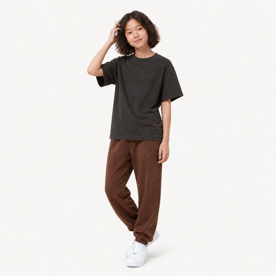 Girls’ Futurum T-Shirt in Black — full-body youth studio view