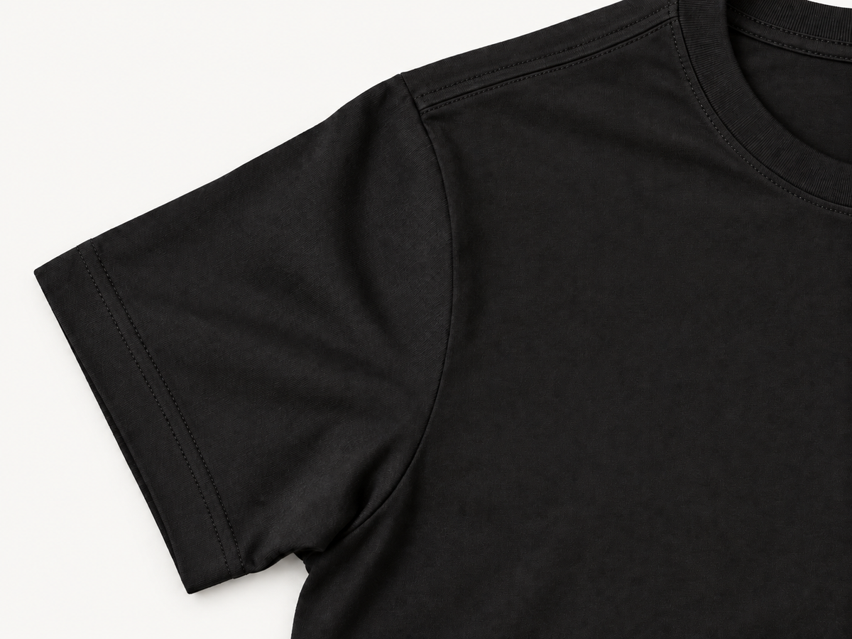 Black Moderni T-shirt sleeve and shoulder stitching detail