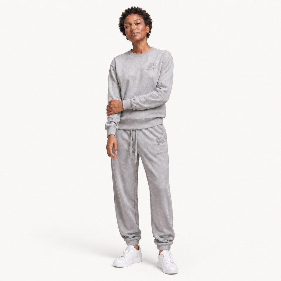 Women's Infinitum coordinated gray sweatshirt and sweatpants